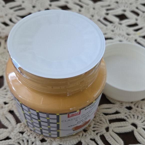 Beekman 1802 Pumpkin Pie & Cream Whipped Body Cream - Picture 3 of 3